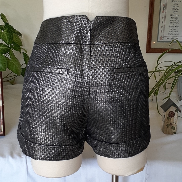 Express Shorts, Size 10 - Picture 3 of 11